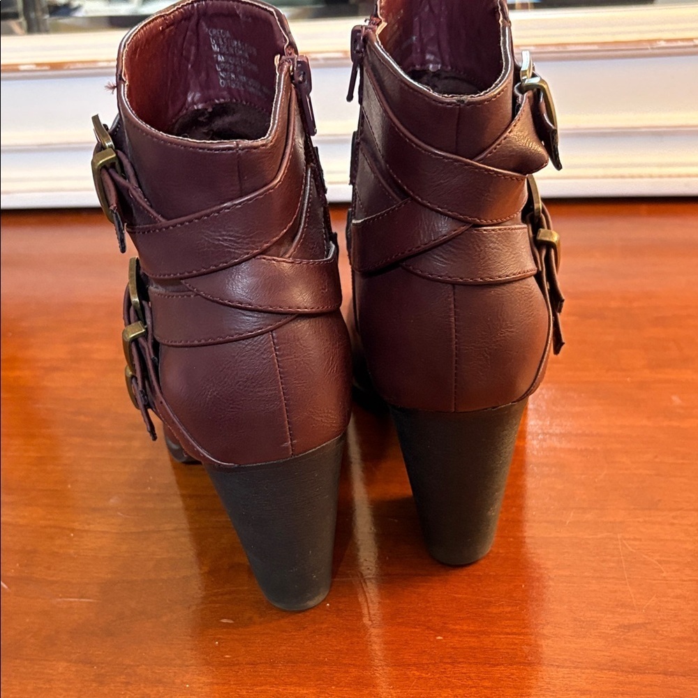 Women's Burgundy Ankle Boots Size 8.5 - Picture 4 of 7